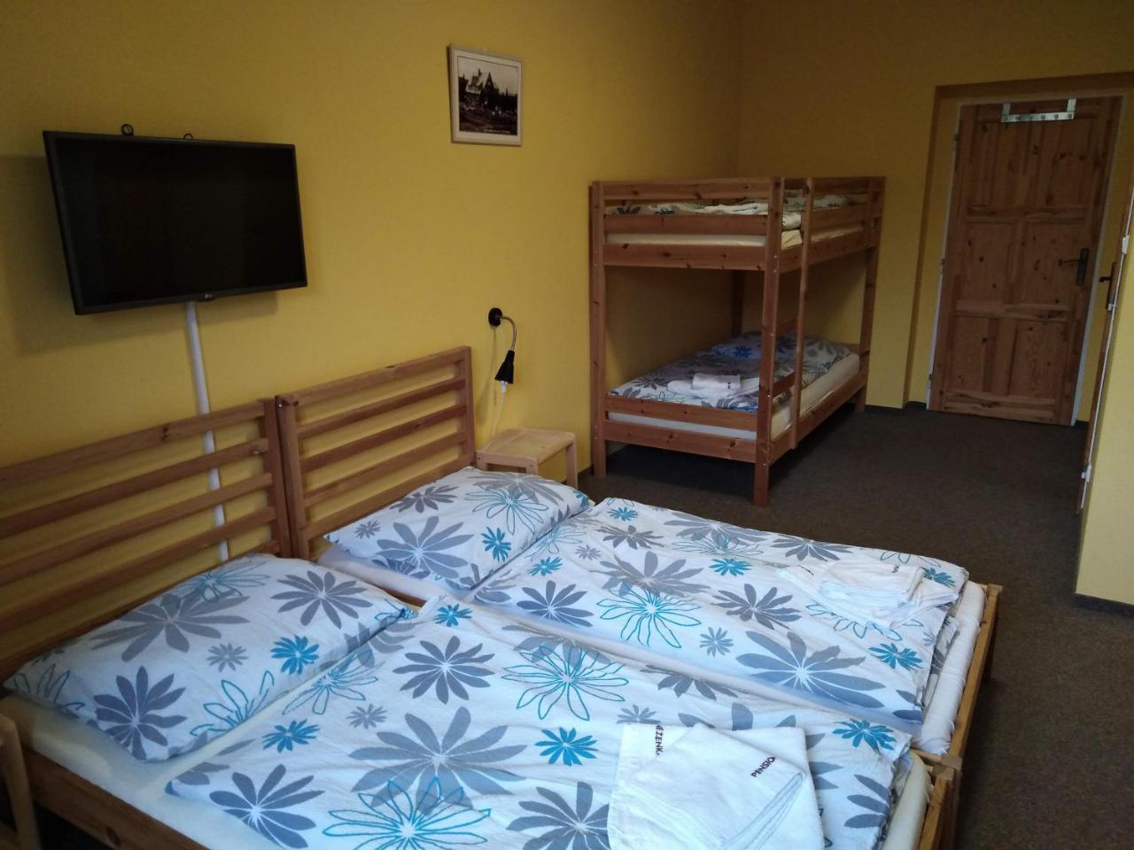 Penzion Sněženka Jiretin pod Bukovou Esterno foto